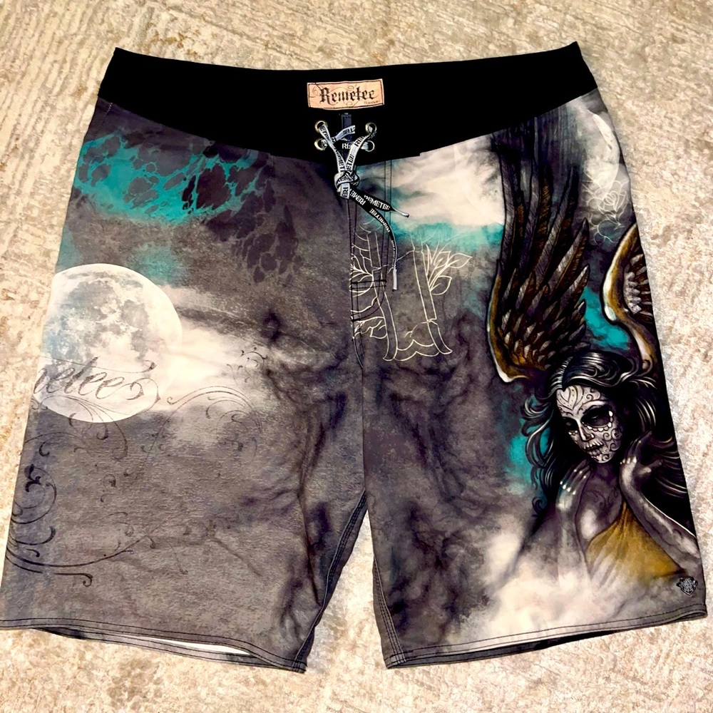 3/$25 EUC 𝐑𝐄𝐌𝐄𝐓𝐄𝐄 swim shorts from 𝐁𝐔𝐂𝐊𝐋𝐄 sz 38